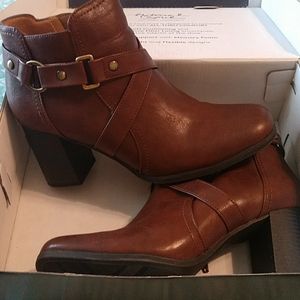 Coco "Cognac" Natural Soul Heeled Boots
